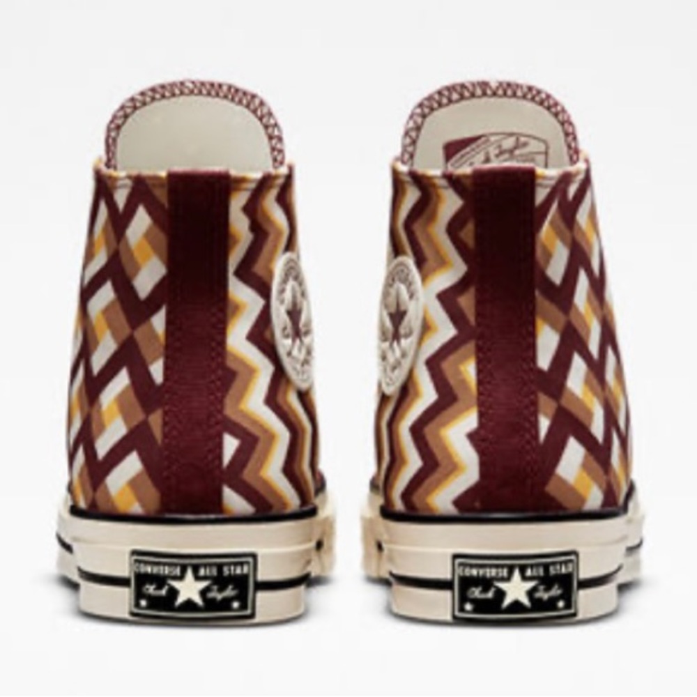 Classic High Top Converse Unisex - Picture 2 of 6